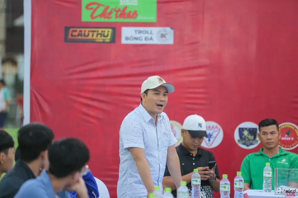 Cố vấn chỉ đạo giải đấu - bầu Tính Qui Nhơn Cố vấn chỉ đạo giải đấu - bầu Tính Qui Nhơn