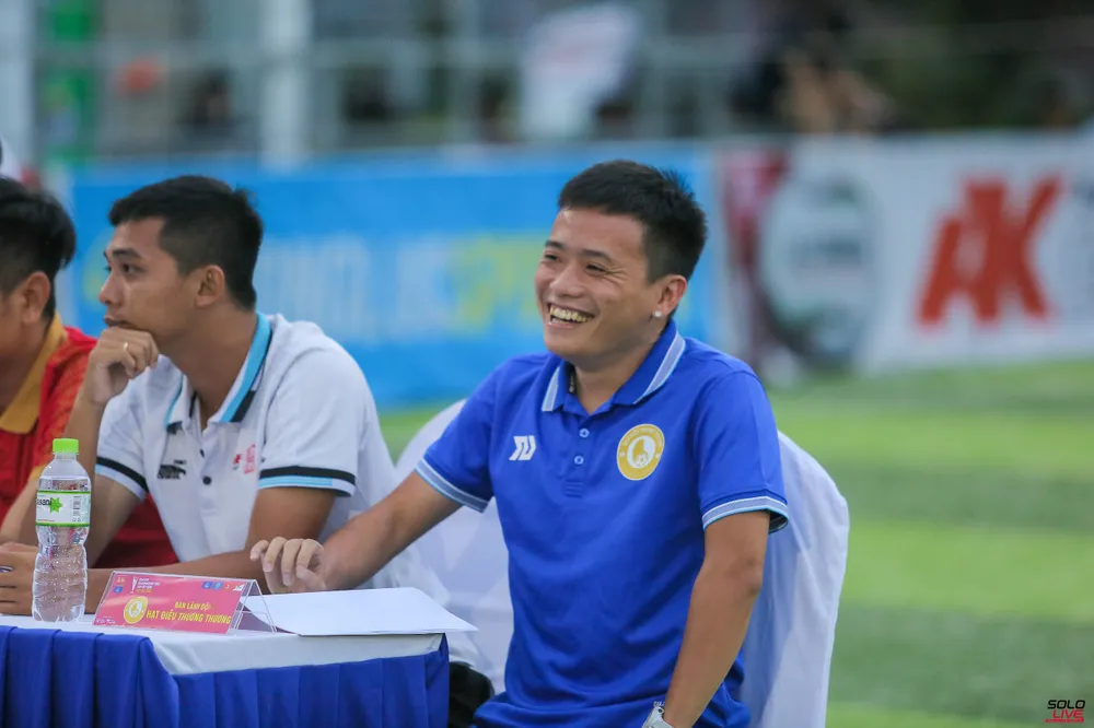 Lãnh đội Hạt Điều Thương Thương Lãnh đội Hạt Điều Thương Thương