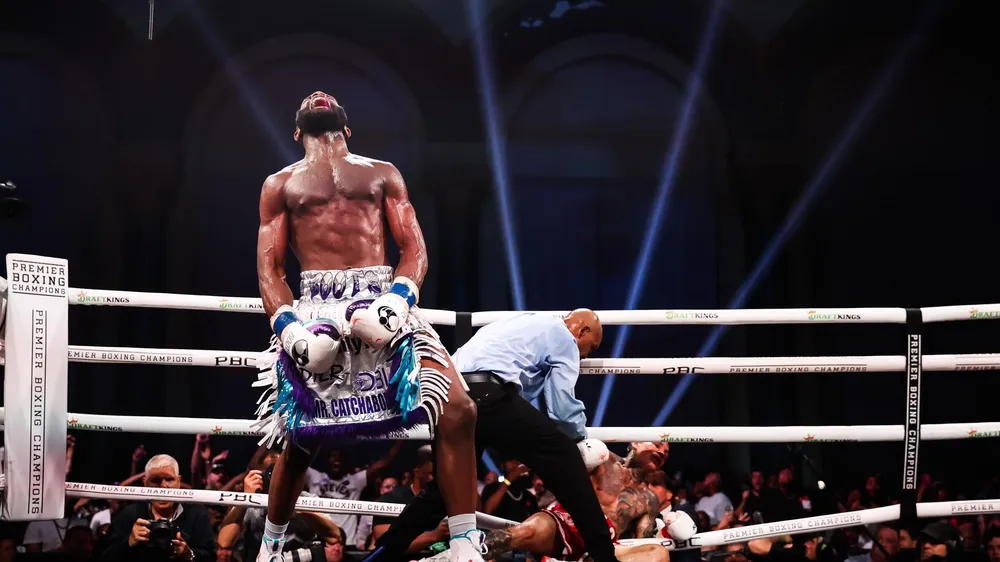 Ennis có phong cách thắng KO từ rất sớm