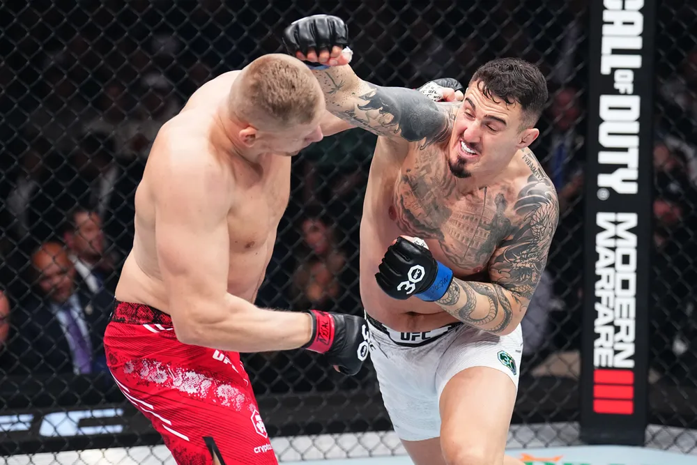 Cú KO "nên chuyện" của Aspinall