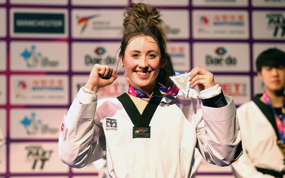 Jade sẽ lật từng viên đá tim vinh quang tại Paris