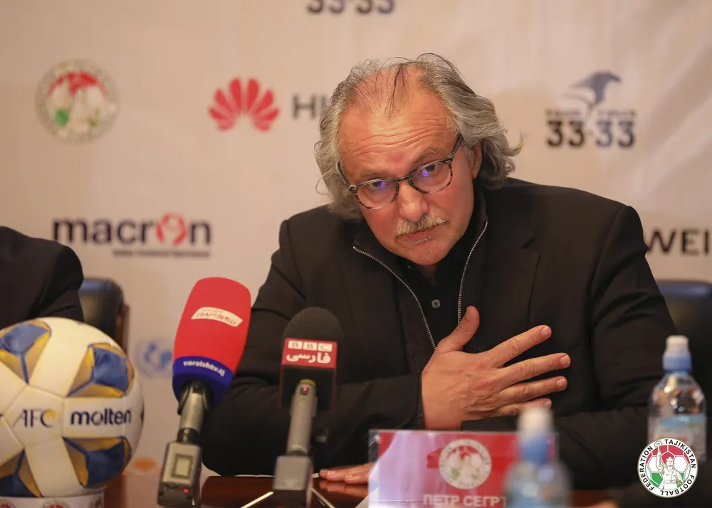 HLV nhiệt huyết Sergt gây thiện cảm lớn lao cho người hâm mộ Tajikistan