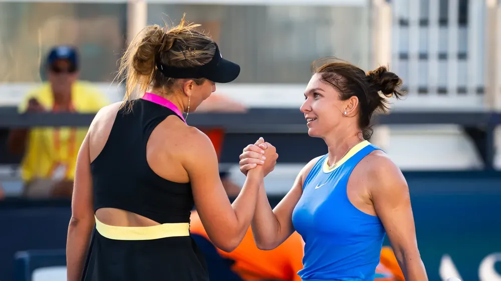 Halep bắt tay với Badosa