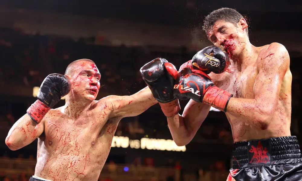 Gương mặt đẫm máu của cả Tim lẫn Fundora