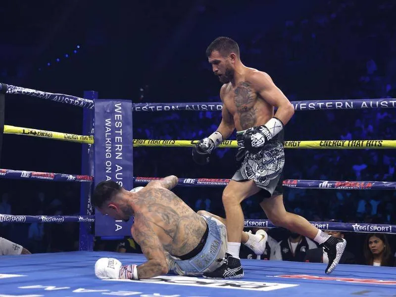 Lomachenko tko Kambosos 04.jpg