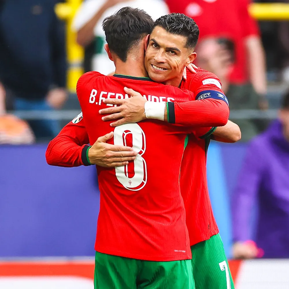 Ronaldo vs Bruno 01.jpg