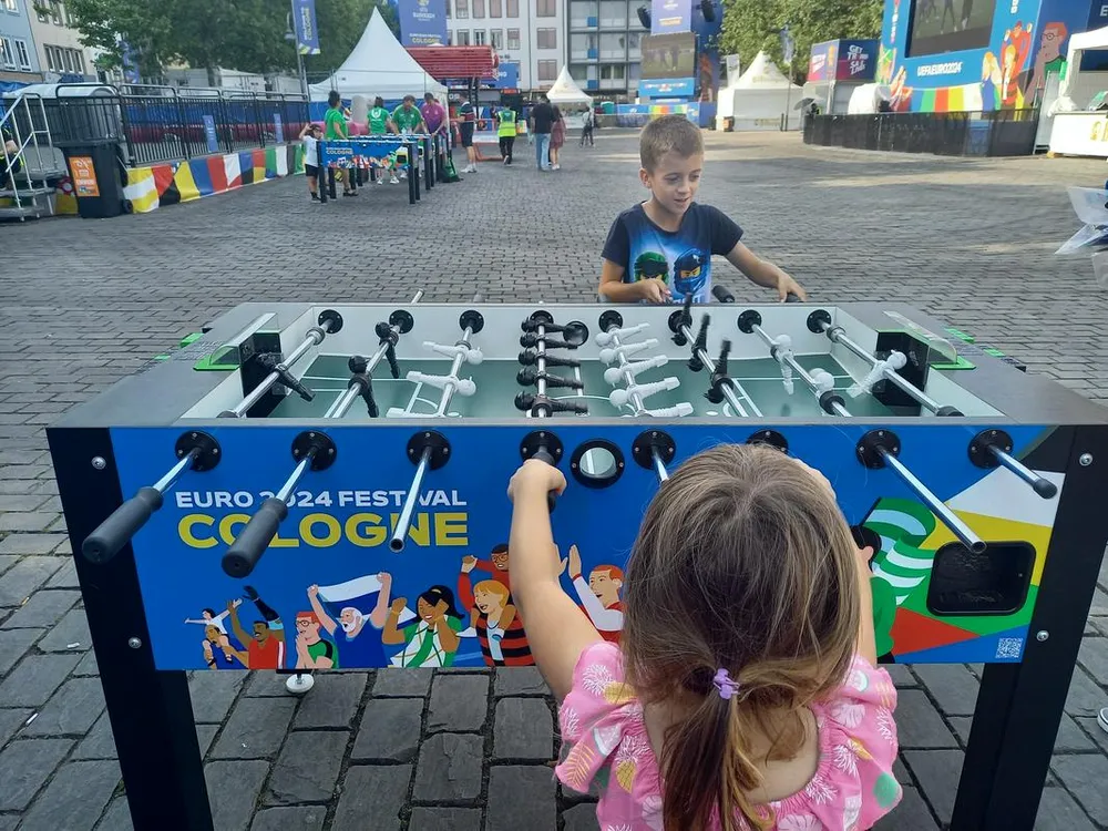 Slovenia Fans 05.jpg