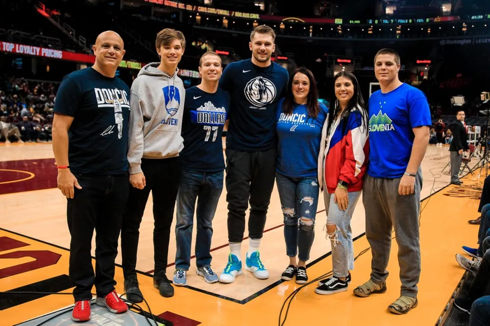 Doncic và các CĐV Mavericks