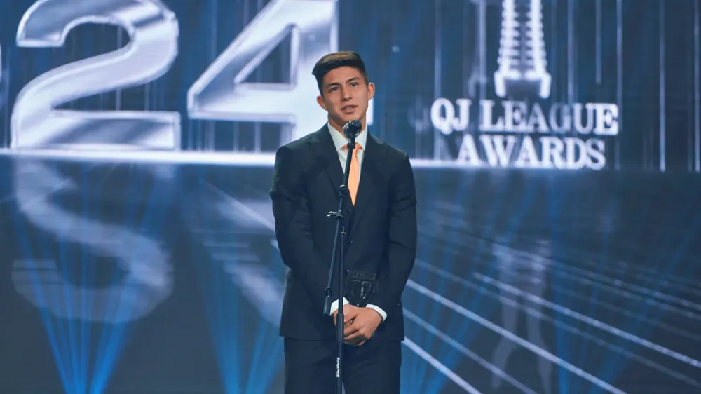 Satpaev trong buổi nhận giải thưởng của bóng đá Kazakhstan năm 2024