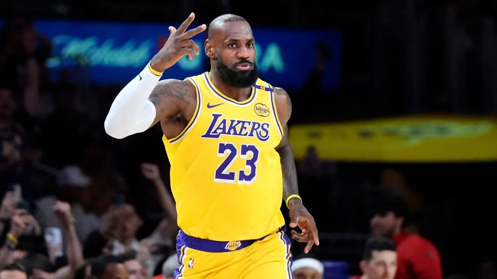LeBron vừa đạt cột mốc 50k điểm ở Giải bóng rổ nhà nghề Bắc Mỹ