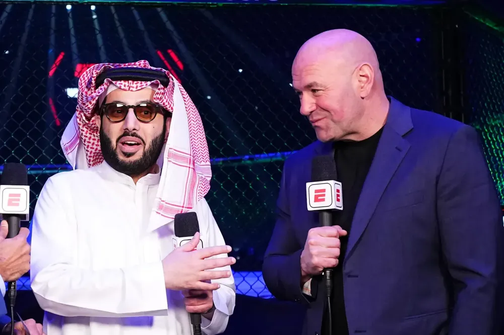 Turki (trái) và White, 2 "ông bầu ngoại đạo" đang đe dọa vị thế quyền Anh chuyên nghiệp