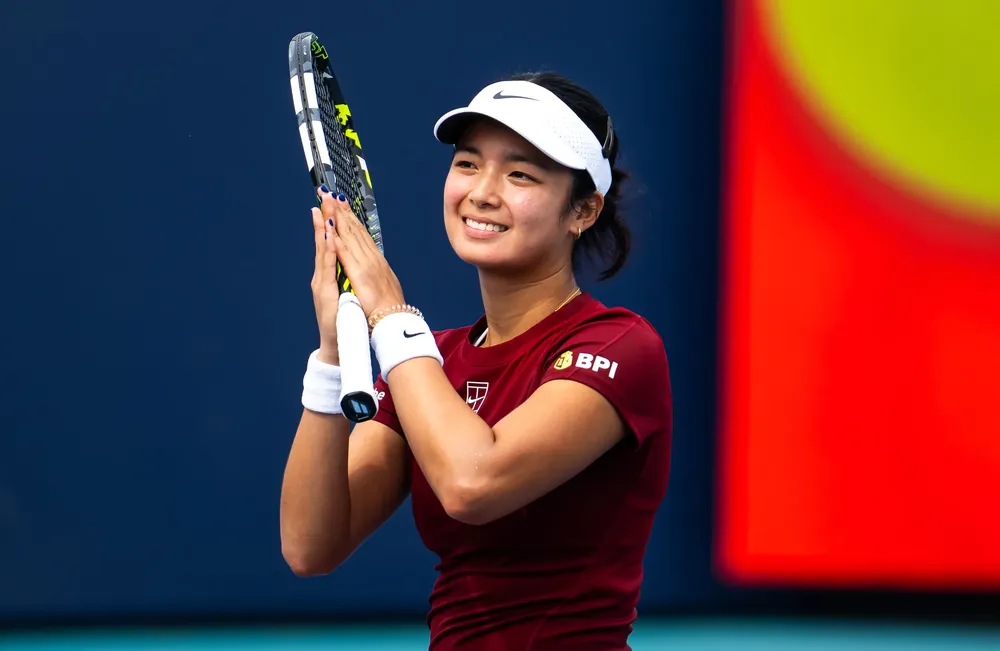 Eala tiến vào tứ kết