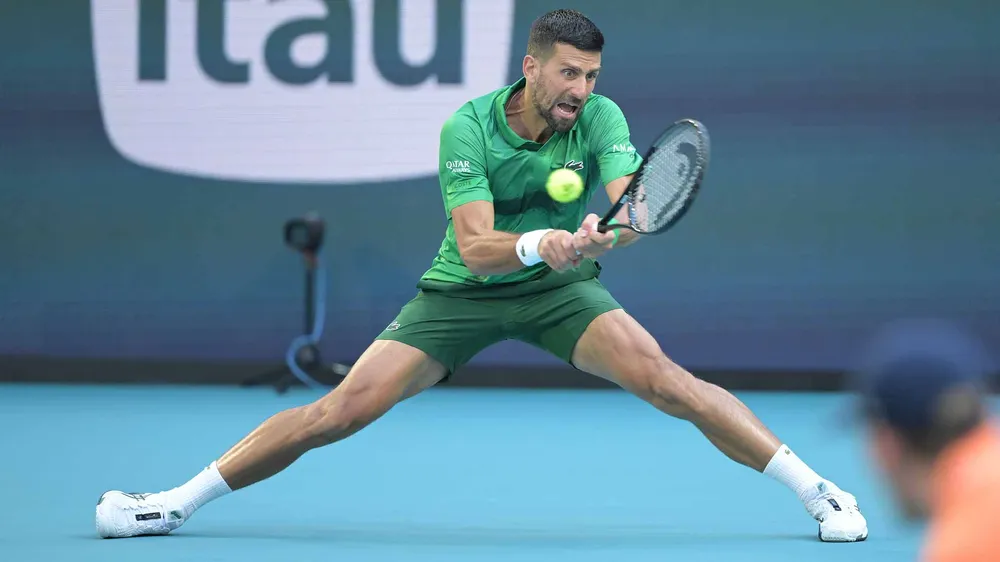 Djokovic lọt vào tứ kết