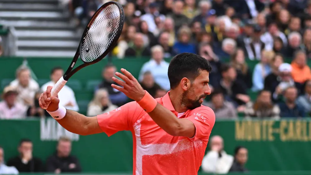 Djokovic trong trận thua Tabilo