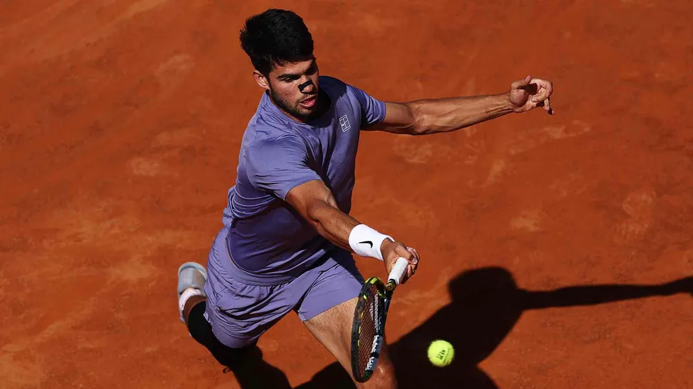 Alcaraz lọt vào bán kết