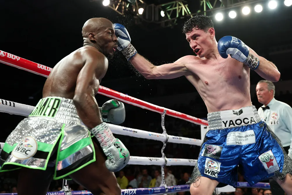 Zepeda trong trận thắng Farmer lần thứ 2 liên tiếp