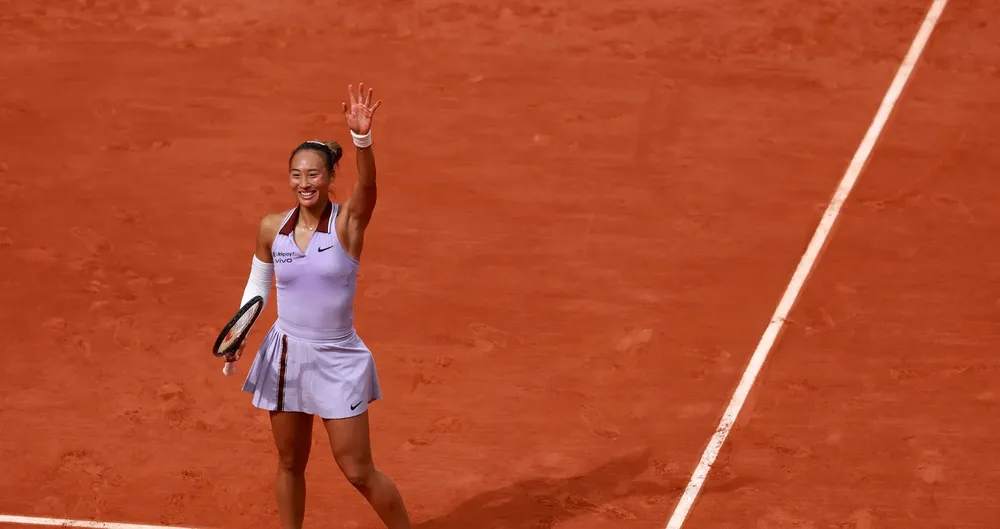 Qinwen vui mừng khi vào tứ kết