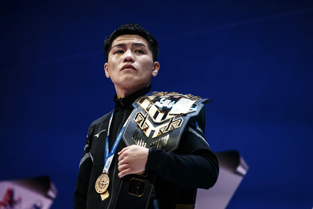 Tsuboi từng giành HCV ở Giải vô địch quyền Anh nghiệp dư thế giới (AIBA) tại Belgrade hồi năm 2021