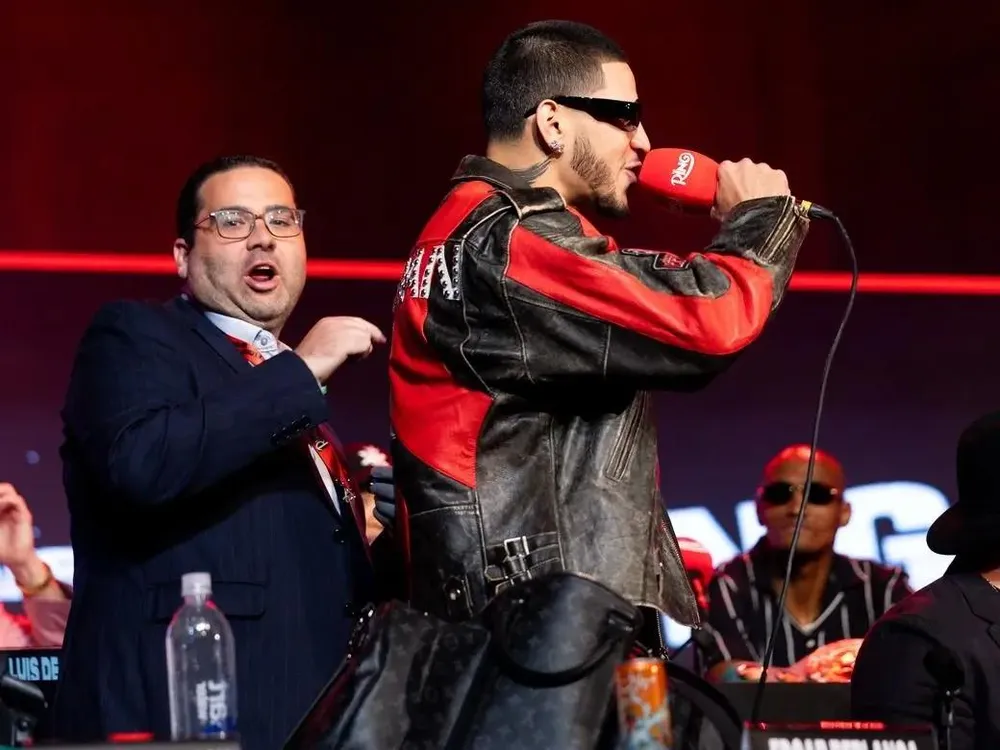 Berlandga xúc phạm De la Hoya trong buổi họp báo Ring III