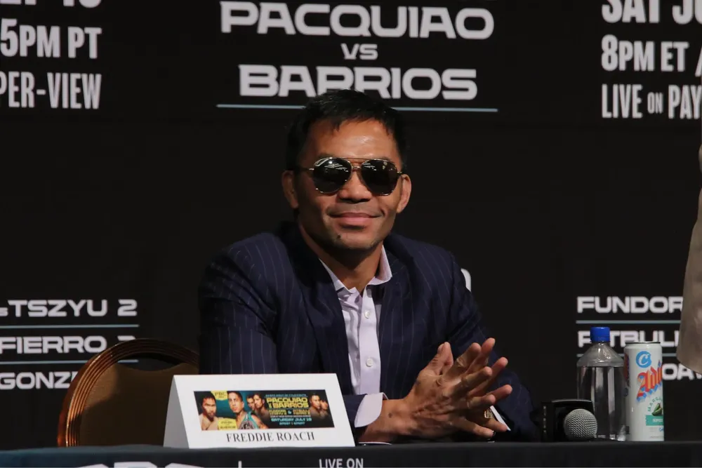 Pacquiao tươi cười trong buổi họp báo