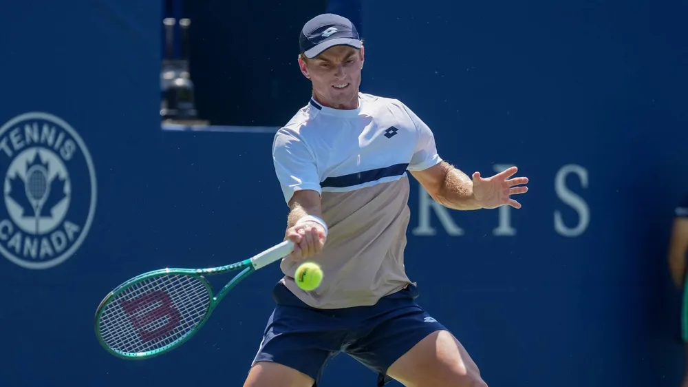 Schoolkate gây bất ngờ ở Toronto