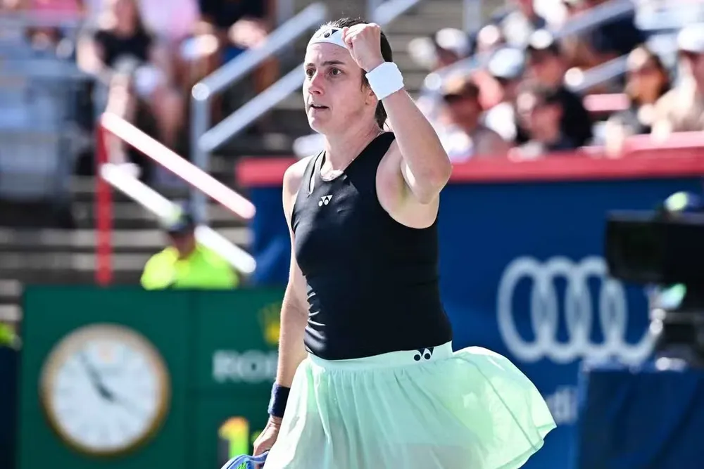 Sevastova lọt vào vòng 4