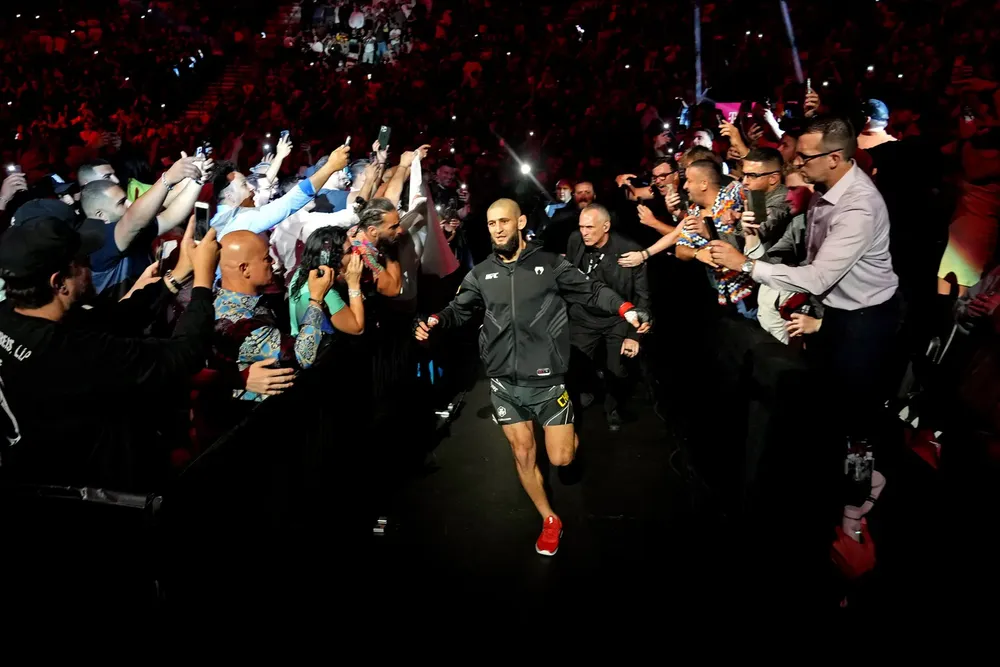 Chimaev tự tin hướng đến UFC 319