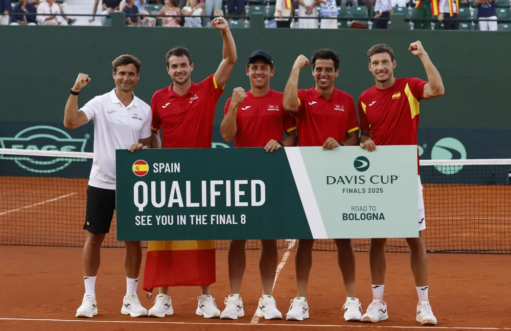 Niềm vui của tuyển Tây Ban Nha khi lọt vào Davis Cup Finals