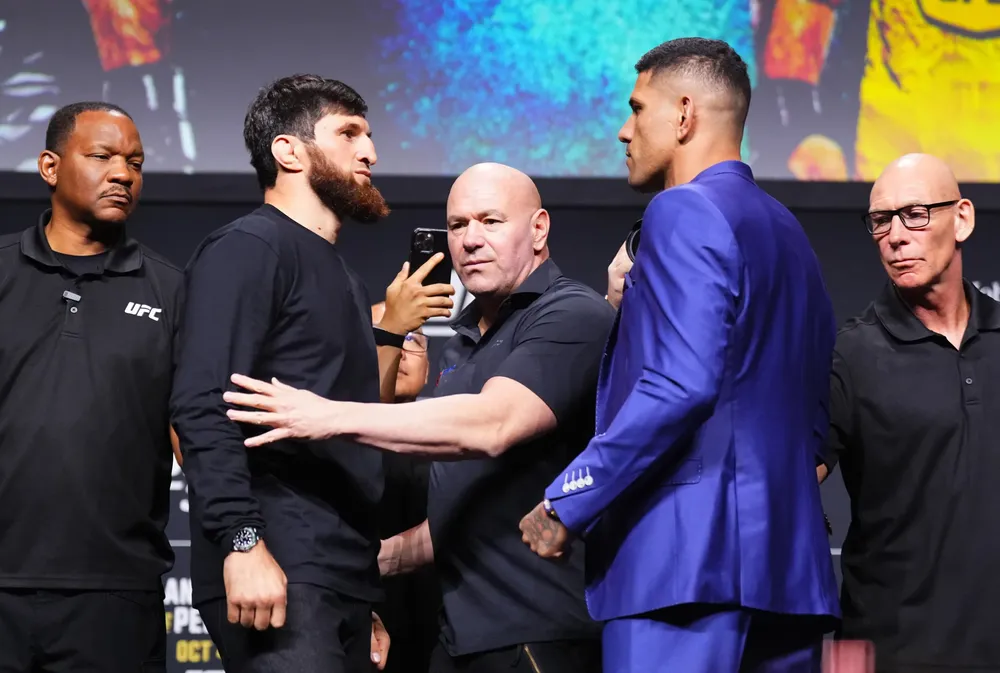 Ankalaev đối mặt Pereira lần cuối trước khi thượng đài