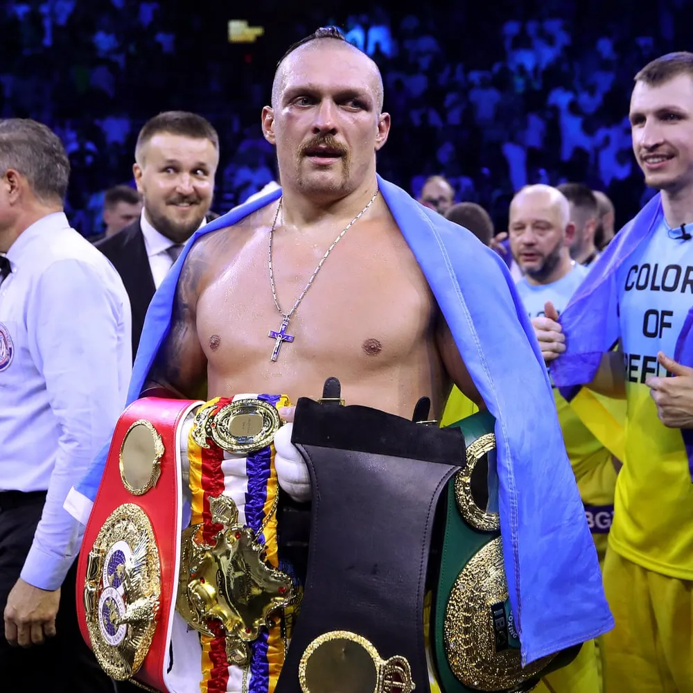 Usyk bỏ đai WBO