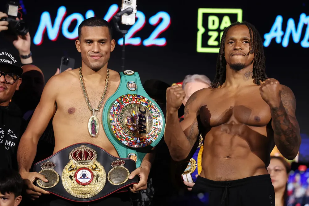 Benavidez trong trận đấu bảo vệ đai trước Yarde