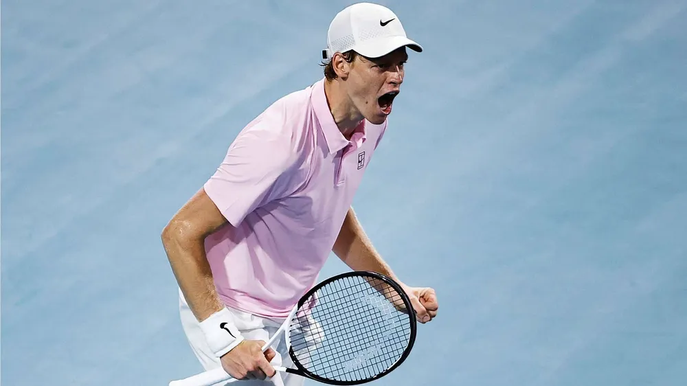 Sinner lọt vào chung kết