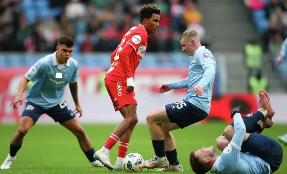 Spartak (áo đỏ) để thua Krylia 1-2 (Ảnh: Trang chủ của Krylia)