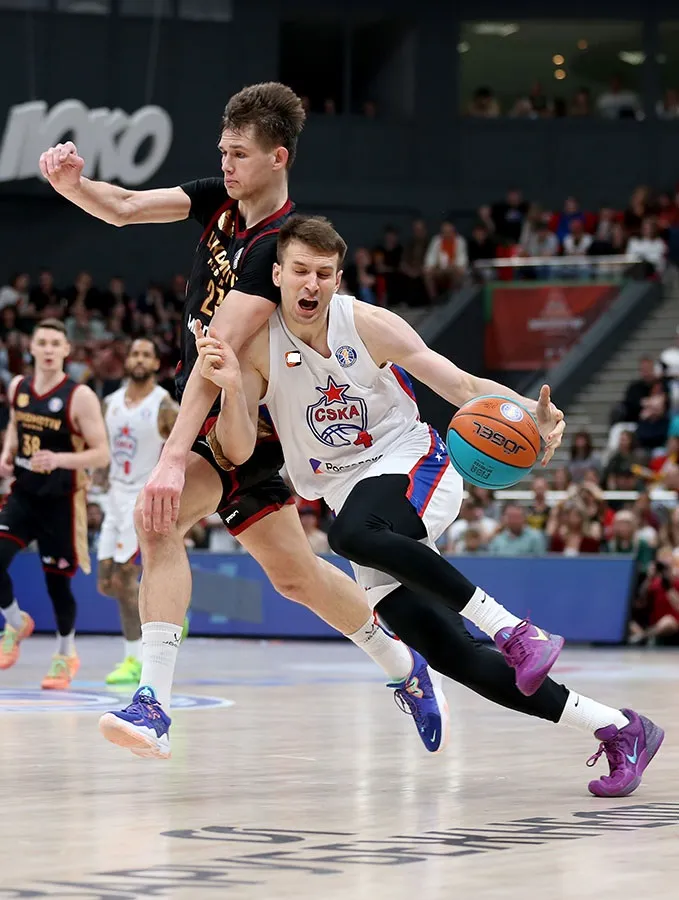 CSKA (áo trắng) đánh bại Lokomotiv trận thứ 4 (Ảnh: Trang web CSKA)