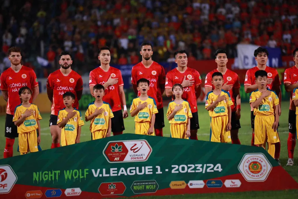 Chương trình mang các em nhỏ từ Hà Giang đến Hà Nội dự khán V-League của GUMBĐ hồi năm 2024