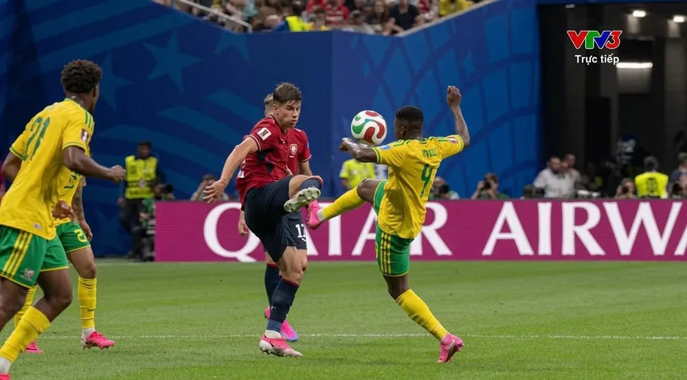 CH Czech (áo đỏ) chơi rất tệ ở World Cup lần này