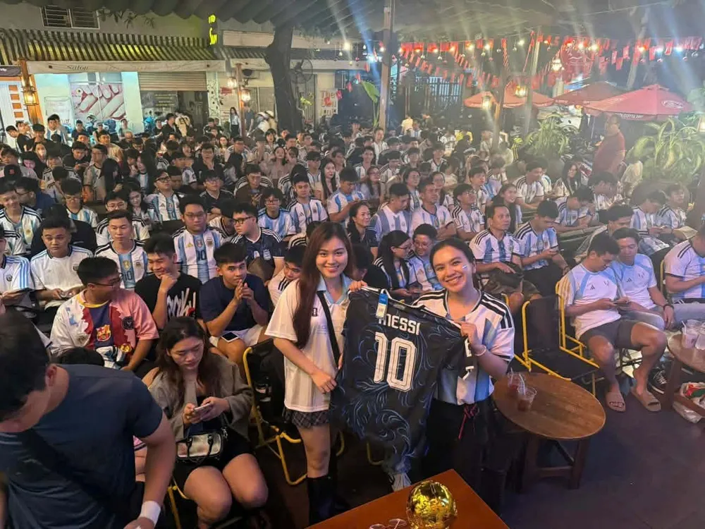 Cộng đồng fan Leo Messi tại Việt Nam trong buổi off tối 7-7