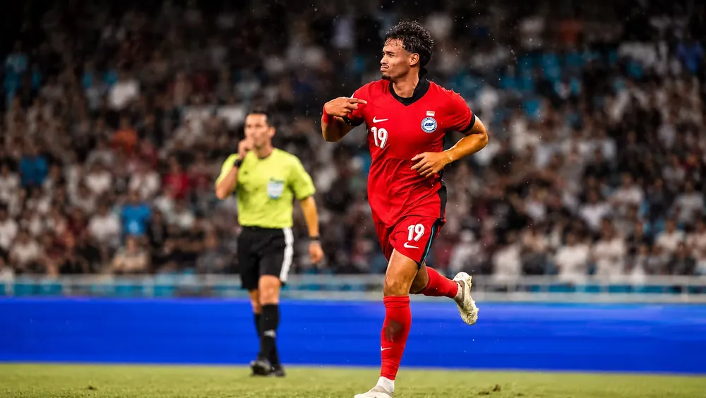 Ilhan ăn mừng (Ảnh: LĐBĐ Singapore)