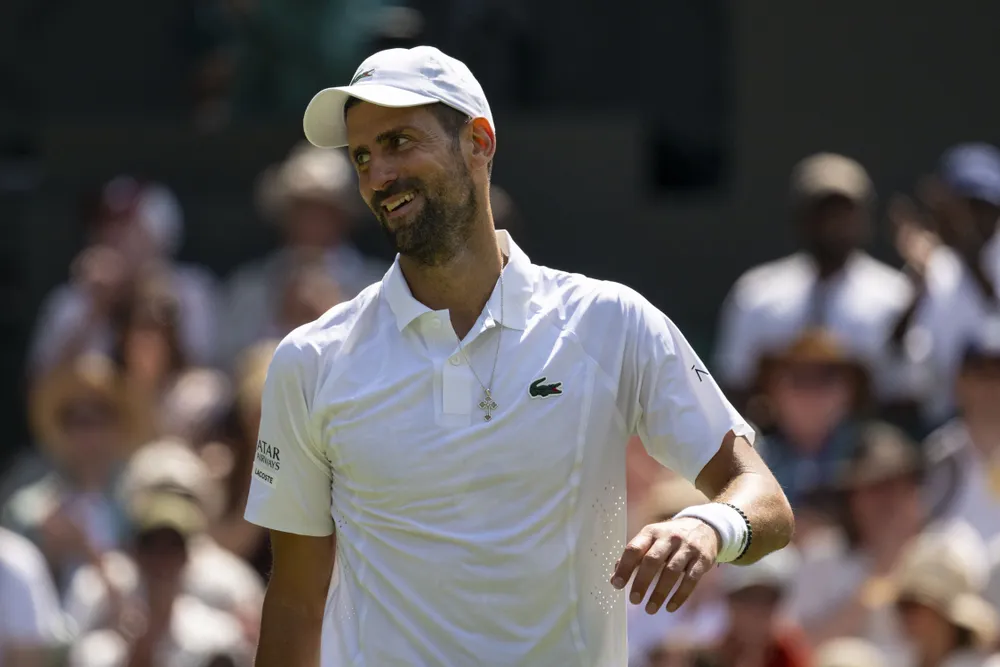 Djokovic ở Wimbledon (Ảnh: THX)