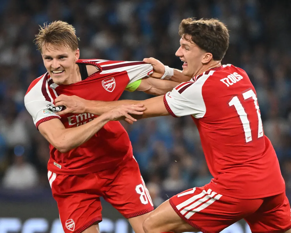 Odegaard trong trận thắng Napoli (Ảnh: THX)