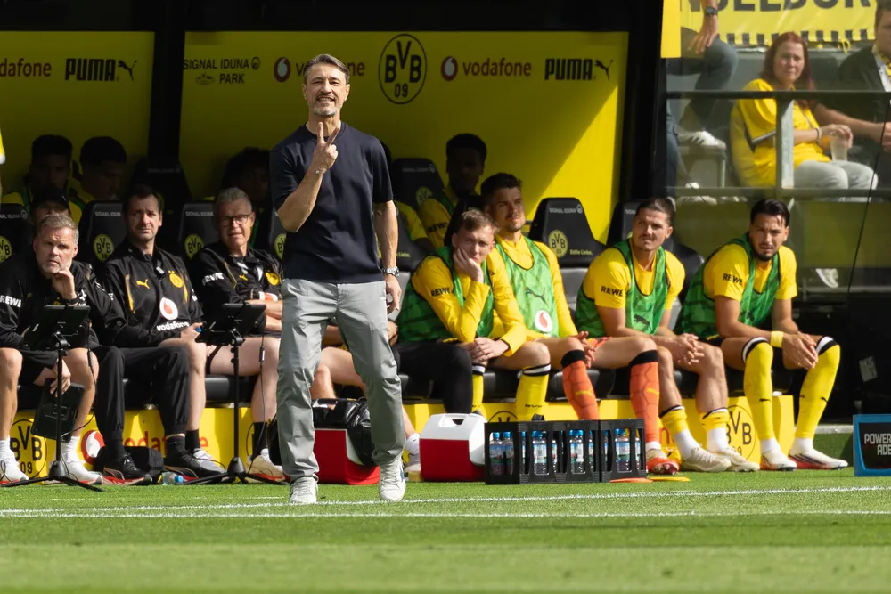 HLV Niko Kovac chỉ đạo trận Dortmund thắng SC Paderborn (Ảnh: THX)