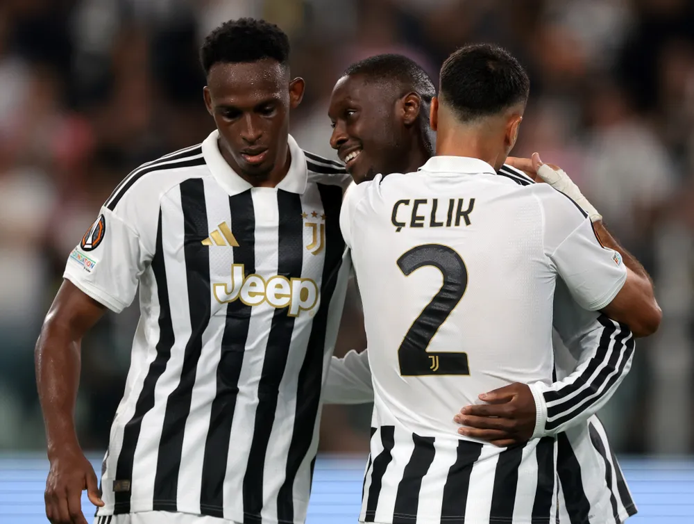 Juve Timothy Weah - Kolo Muani - Zeki Çelik trong trận thắng NEC Nijmegen 5-0.JPG