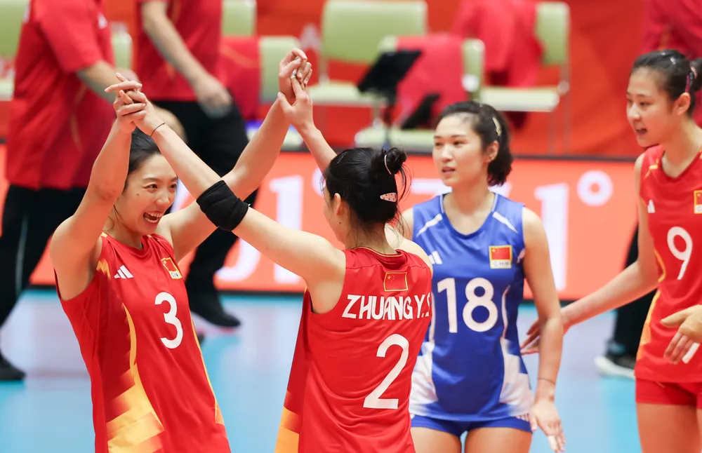 Bóng chuyền nữ Trung Quốc vừa thắng Kazakhstan (Ảnh: THX)