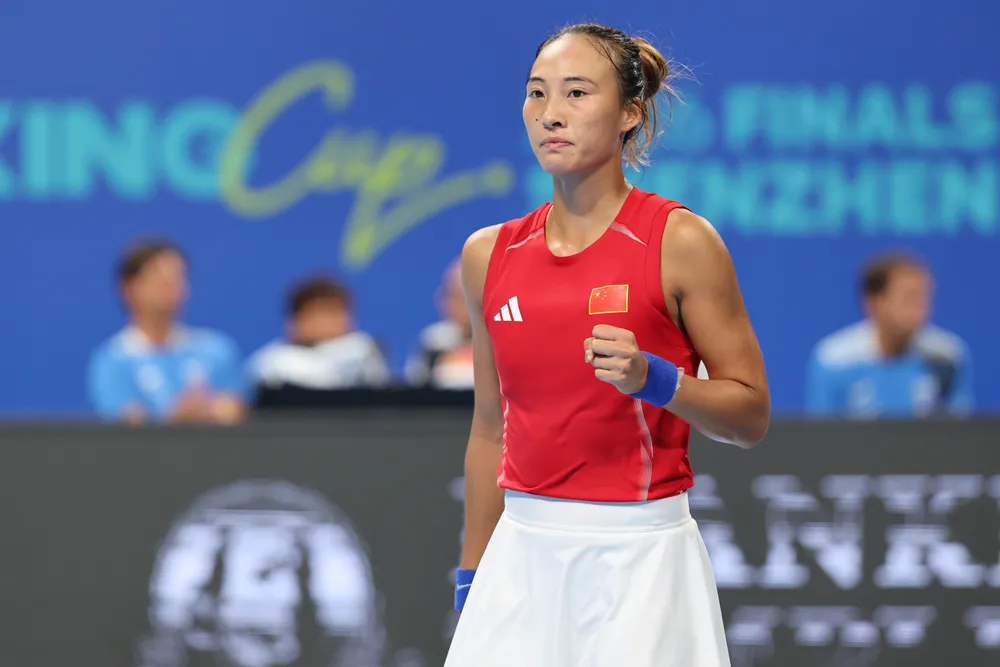 WTA Qinwen ở BJKC Finals.JPG
