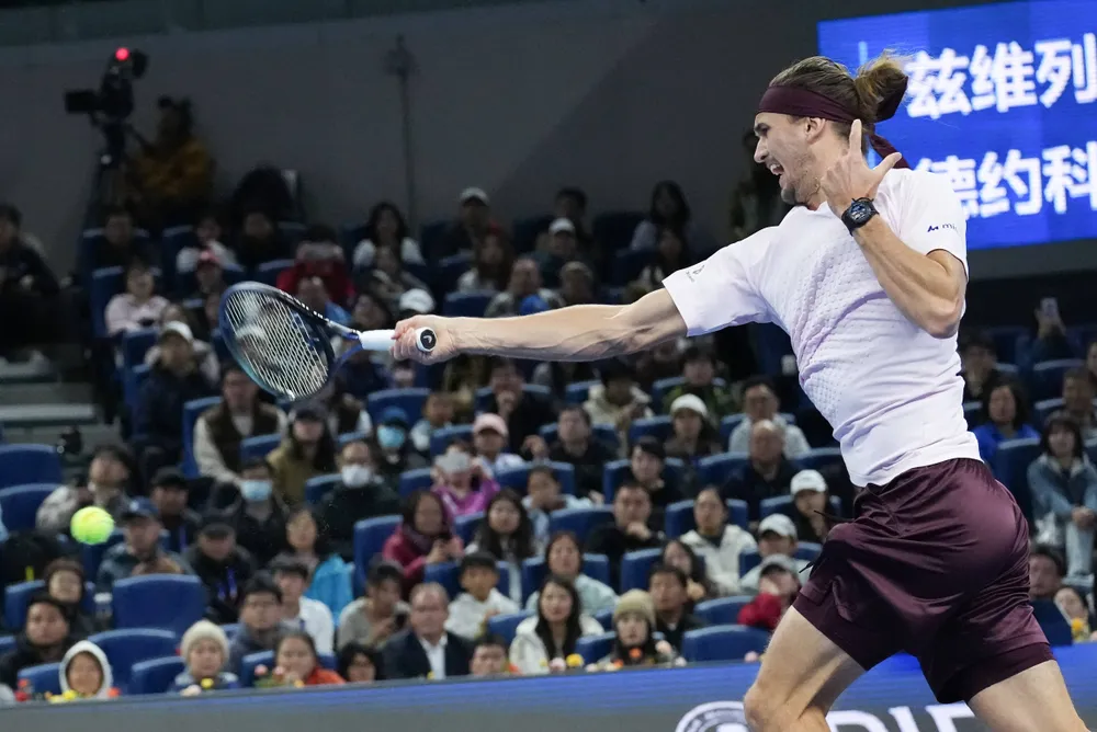 ATP Zverev thua Djokovic ở China Open.JPG