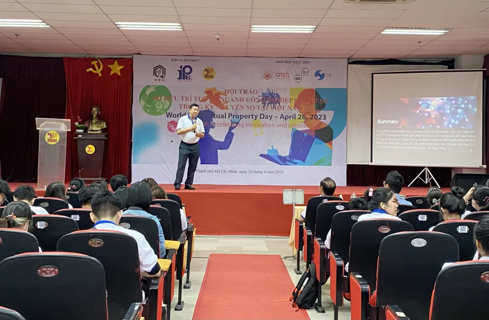 Đại diện Cục Sở hữu trí tuệ (Bộ KHCN) phát biểu tại hội thảo