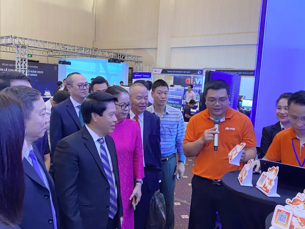 Nhiều giải pháp, ứng dụng chuyển đổi số trong ngành ngân hàng được giới thiệu tại triển lãm