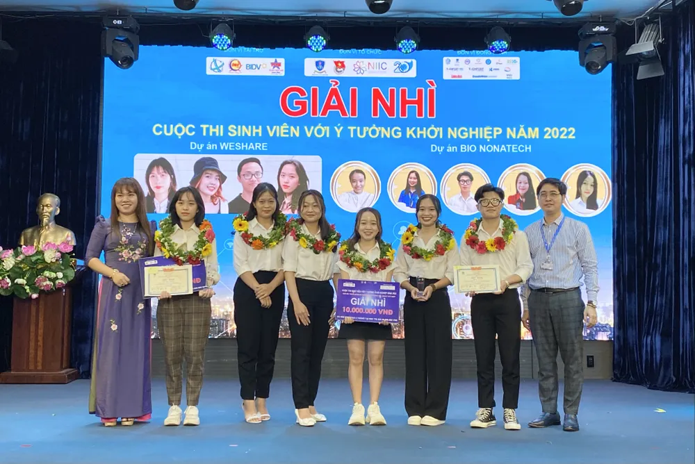 Trao giải cuộc thi Sinh viên với ý tưởng khởi nghiệp năm 2022 ảnh 2