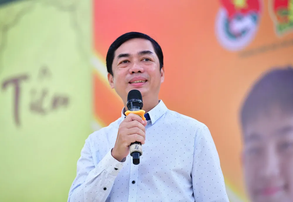 Nha bao Nguyen Khac Cuong.jpg