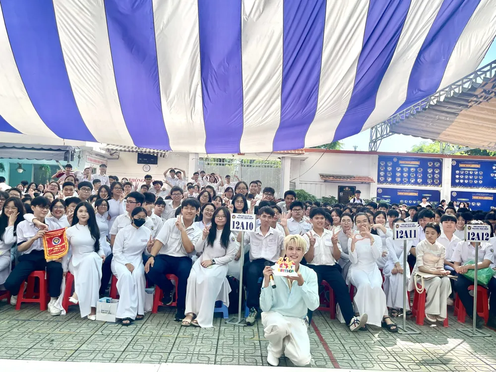 Ca si Dang Hong Hai.jpg